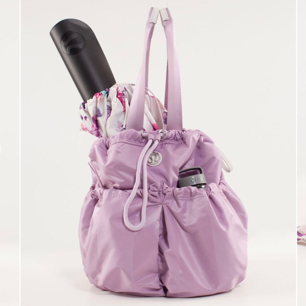 Lululemon Bliss Bag in Rose Quartz Color